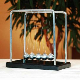 Giant Newton's Cradle - Træ & Stål Version