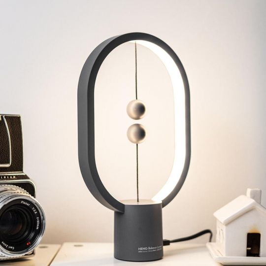 Mini Heng Balance Lampe - Oval -  Lyse Grå